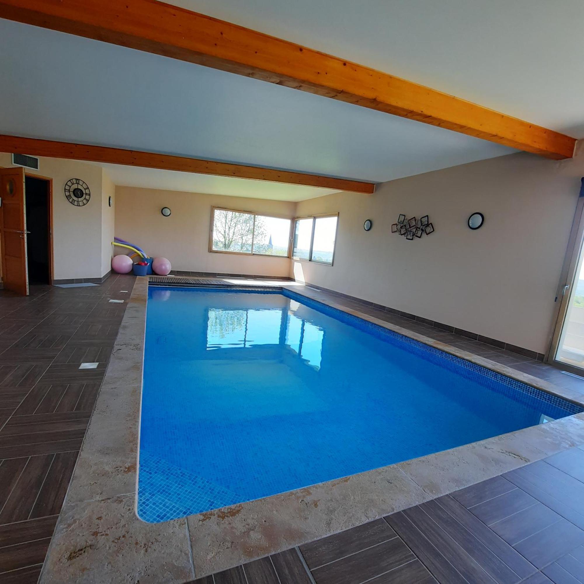Magnifique Villa Avec Piscine Interieure Saint-Pois Luaran gambar