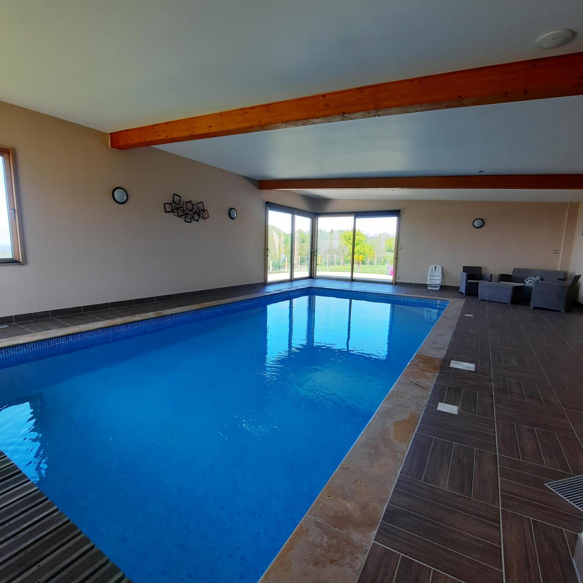 Magnifique Villa Avec Piscine Interieure Saint-Pois Luaran gambar