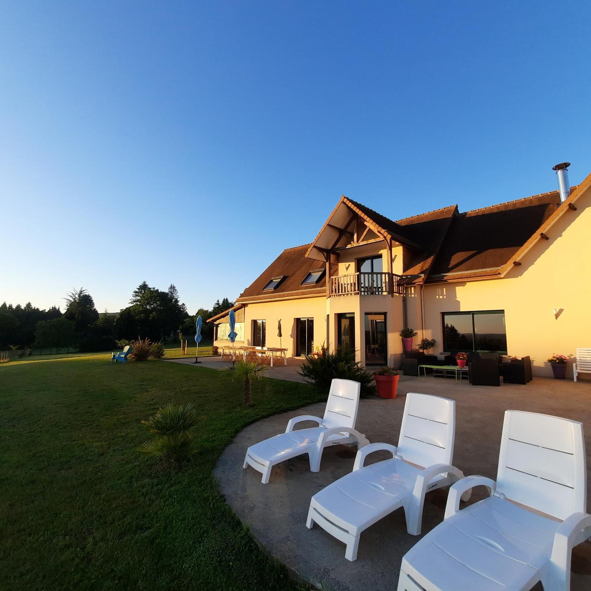 Magnifique Villa Avec Piscine Interieure Saint-Pois Luaran gambar